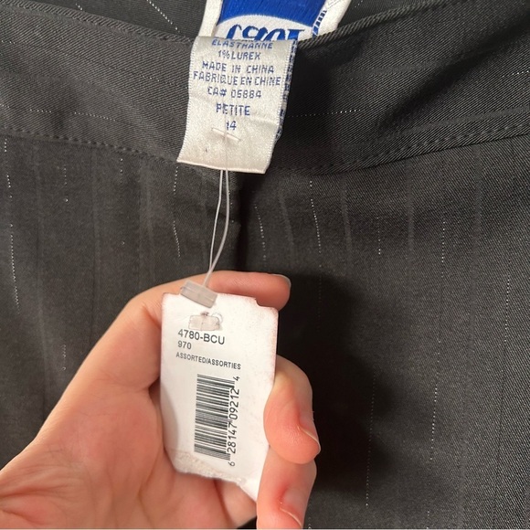 [14p] NWT Tabi Women’s Black and Silver Pinstripe Structured Trousers - Picture 8 of 9